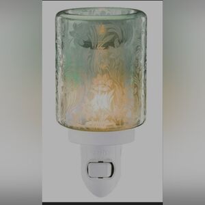 Scentsy Lily Garden Mini Plug-In Warmer